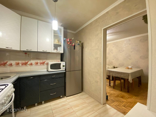 Продам трехкомнатную (3-комн.) квартиру, Ватутина ул, 20, Нальчик г