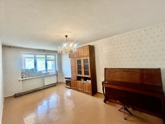 Продам трехкомнатную (3-комн.) квартиру, Залесская ул, 85, Симферополь г