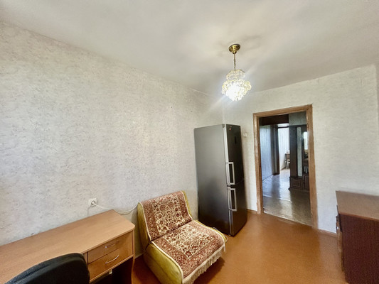 Продам трехкомнатную (3-комн.) квартиру, Залесская ул, 85, Симферополь г
