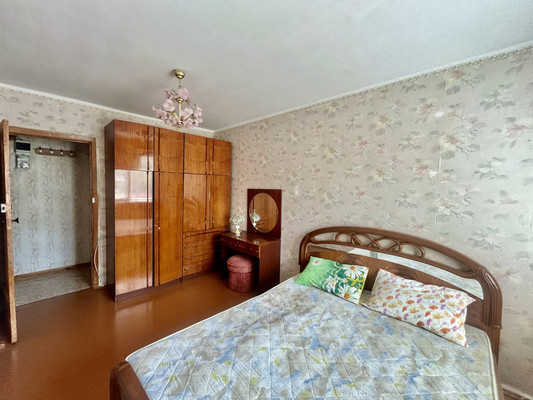 Продам трехкомнатную (3-комн.) квартиру, Залесская ул, 85, Симферополь г