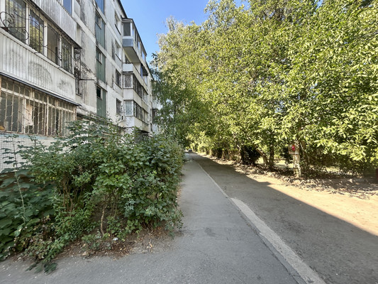 Продам трехкомнатную (3-комн.) квартиру, Залесская ул, 85, Симферополь г