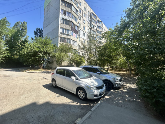 Продам трехкомнатную (3-комн.) квартиру, Залесская ул, 85, Симферополь г
