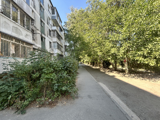 Продам трехкомнатную (3-комн.) квартиру, Залесская ул, 85, Симферополь г