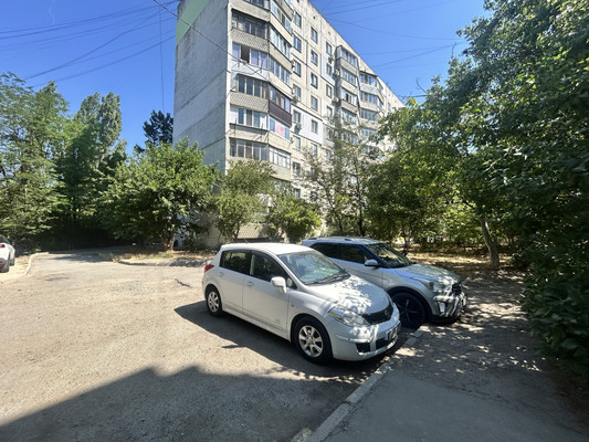 Продам трехкомнатную (3-комн.) квартиру, Залесская ул, 85, Симферополь г