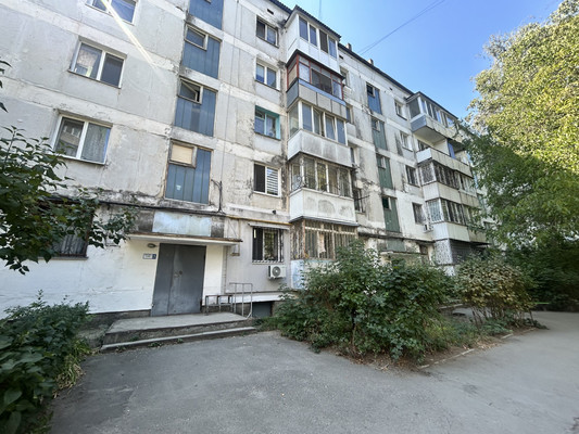Продам трехкомнатную (3-комн.) квартиру, Залесская ул, 85, Симферополь г