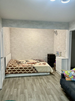 Продам двухкомнатную (2-комн.) квартиру, Павленко ул, 17, Симферополь г