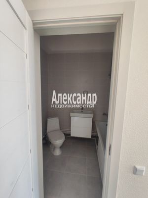 Продам однокомнатную (1-комн.) квартиру, Тихая ул, 3к2, Бугры п