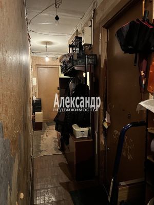 Продам долю в 4-комн. квартире, Воронежская ул, 122, Санкт-Петербург г