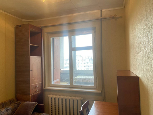 Продам трехкомнатную (3-комн.) квартиру, Лермонтова ул, 18, Симферополь г