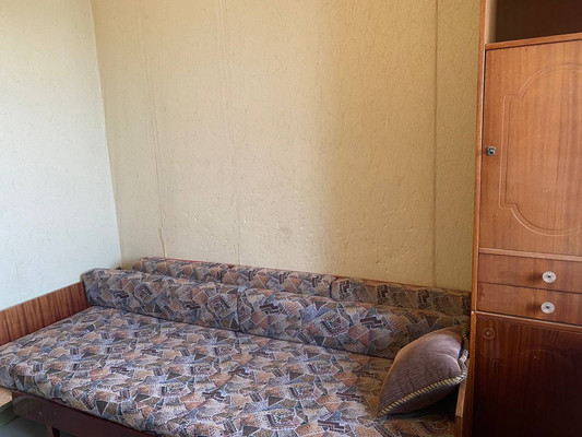 Продам трехкомнатную (3-комн.) квартиру, Лермонтова ул, 18, Симферополь г