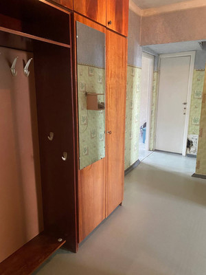Продам трехкомнатную (3-комн.) квартиру, Лермонтова ул, 18, Симферополь г