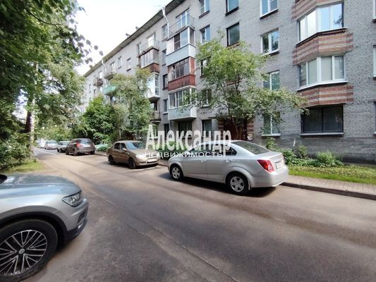 Продам двухкомнатную (2-комн.) квартиру, Колпинское ш, 8, Шушары п