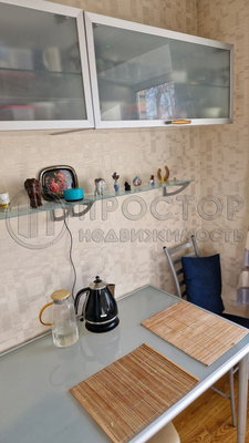 Продам двухкомнатную (2-комн.) квартиру, Сталеваров ул, 18к2, Москва г