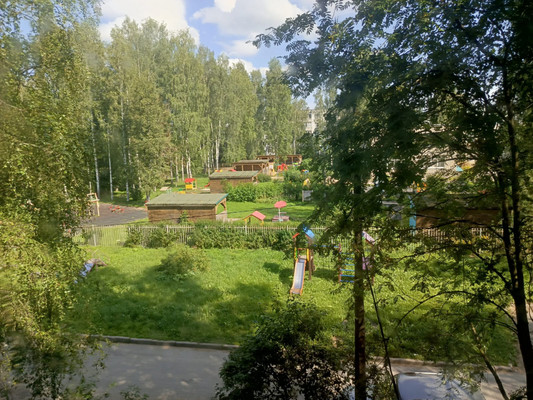 Продам двухкомнатную (2-комн.) квартиру, 42, Новый Свет п