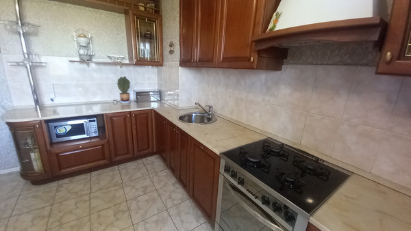 Продам трехкомнатную (3-комн.) квартиру, 18, Агрогородок п