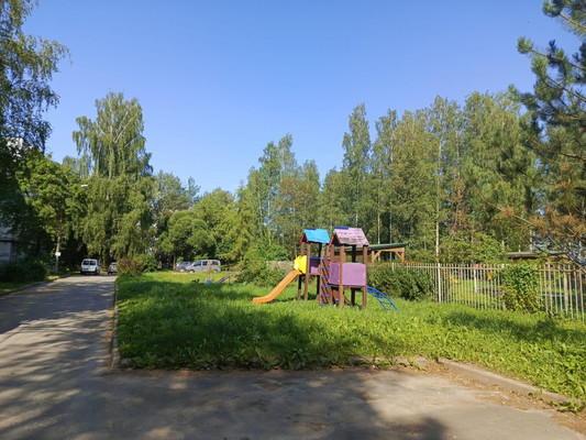 Продам двухкомнатную (2-комн.) квартиру, 42, Новый Свет п