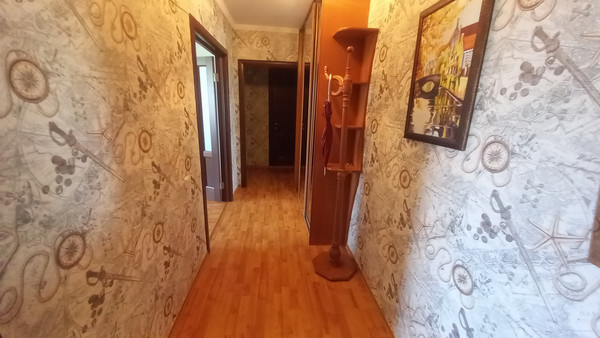 Продам трехкомнатную (3-комн.) квартиру, 18, Агрогородок п