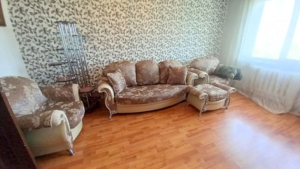 Продам трехкомнатную (3-комн.) квартиру, 18, Агрогородок п
