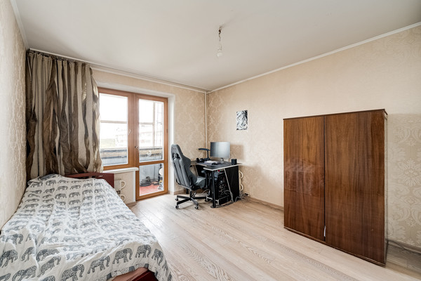 Продам трехкомнатную (3-комн.) квартиру, Челябинская ул, 4к2, Москва г
