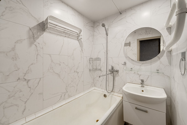 Продам трехкомнатную (3-комн.) квартиру, Челябинская ул, 4к2, Москва г