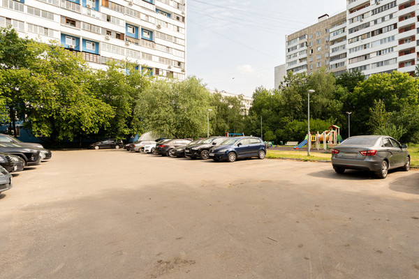 Продам трехкомнатную (3-комн.) квартиру, Челябинская ул, 4к2, Москва г
