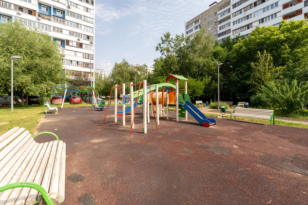 Продам трехкомнатную (3-комн.) квартиру, Челябинская ул, 4к2, Москва г