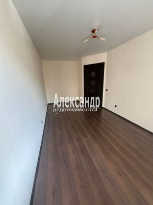 Продам однокомнатную (1-комн.) квартиру, Школьная ул, 11к1, Бугры п