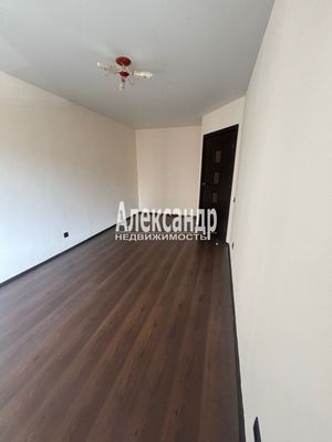 Продам однокомнатную (1-комн.) квартиру, Школьная ул, 11к1, Бугры п