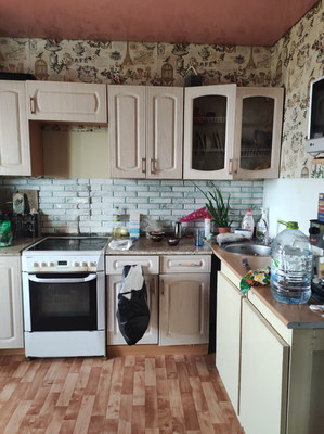 Продам двухкомнатную (2-комн.) квартиру, Земская ул, 15, Чехов г