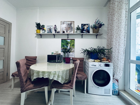 Продам однокомнатную (1-комн.) квартиру, Воронцовский б-р, 11к5, Бугры п