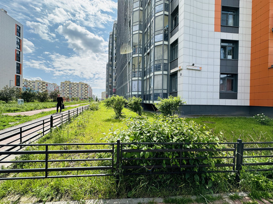 Продам однокомнатную (1-комн.) квартиру, Воронцовский б-р, 11к5, Бугры п