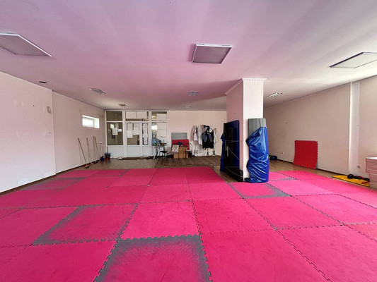 Продам коммерческое помещение 1 400 м2, Судакская ул, 1ка, Алушта г