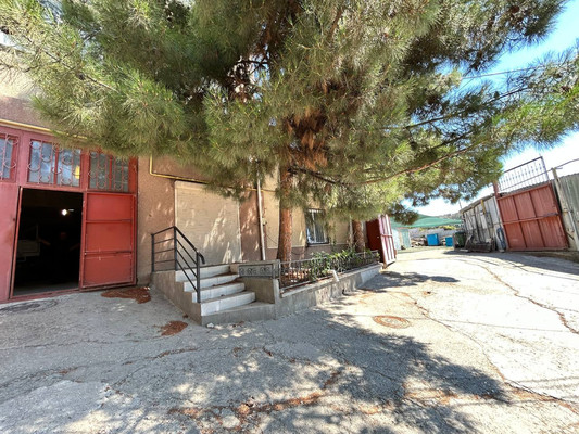 Продам коммерческое помещение 1 400 м2, Судакская ул, 1ка, Алушта г