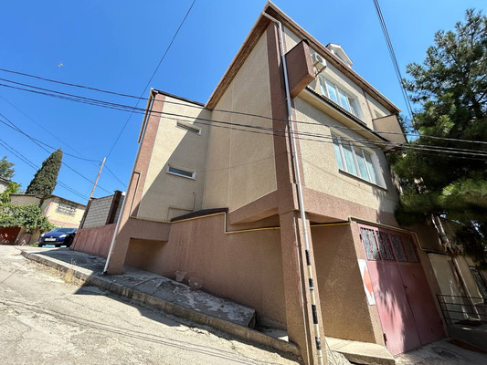 Продам коммерческое помещение 1 400 м2, Судакская ул, 1ка, Алушта г