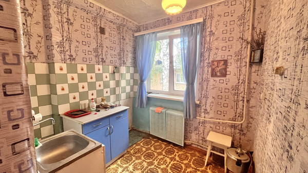 Продам двухкомнатную (2-комн.) квартиру, Энтузиастов ул, 11, Воткинск г