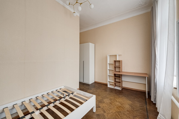 Сдам комнату в 5-комн. квартире, Малый Николопесковский пер, 11/2, Москва г