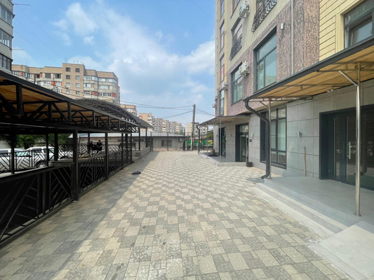 Продам трехкомнатную (3-комн.) квартиру, Атажукина ул, 2а, Нальчик г