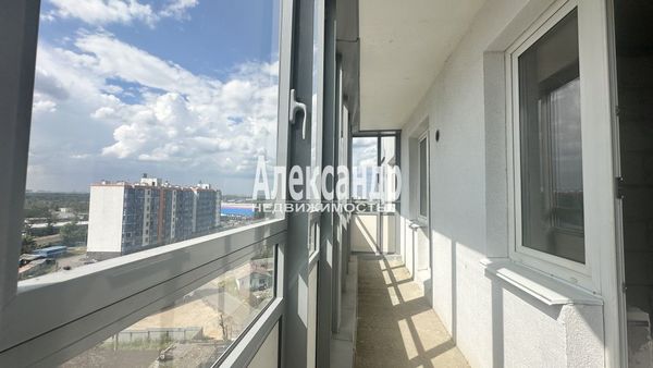 Продам однокомнатную (1-комн.) квартиру, Рябиновая ул, 8к5, Янино-2 д