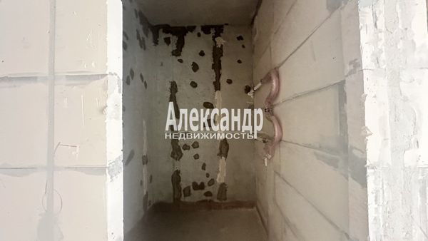 Продам однокомнатную (1-комн.) квартиру, Рябиновая ул, 8к5, Янино-2 д