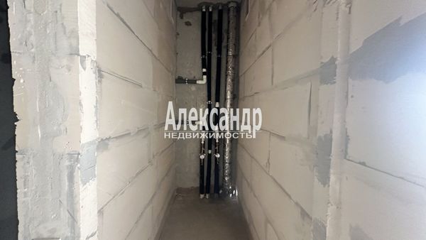 Продам однокомнатную (1-комн.) квартиру, Рябиновая ул, 8к5, Янино-2 д