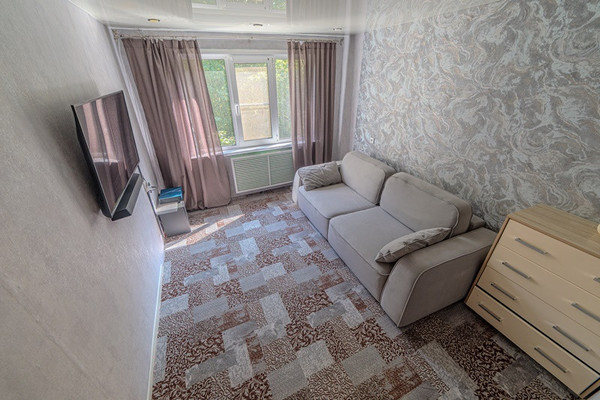 Продам двухкомнатную (2-комн.) квартиру, Ладожская ул, 15, Пенза г