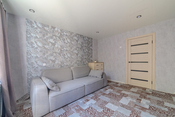 Продам двухкомнатную (2-комн.) квартиру, Ладожская ул, 15, Пенза г