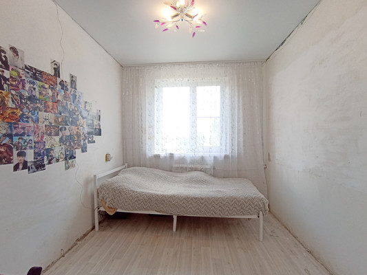 Продам трехкомнатную (3-комн.) квартиру, Великанова ул, 15, Рязань г