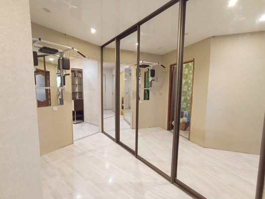 Продам трехкомнатную (3-комн.) квартиру, Великанова ул, 15, Рязань г