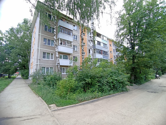 Продам трехкомнатную (3-комн.) квартиру, Великанова ул, 15, Рязань г