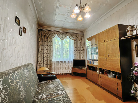 Продам трехкомнатную (3-комн.) квартиру, Серпуховская ул, 40б, Липицы с