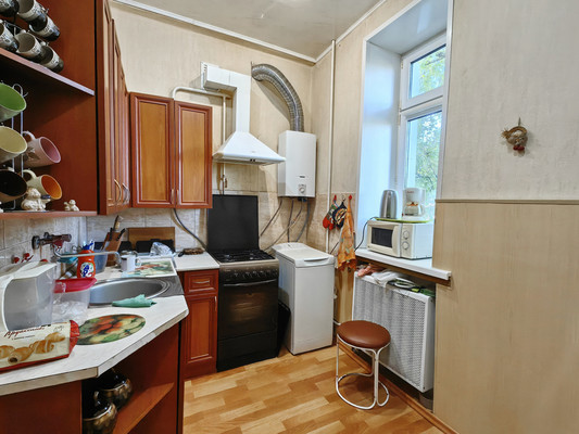 Продам трехкомнатную (3-комн.) квартиру, Серпуховская ул, 40б, Липицы с