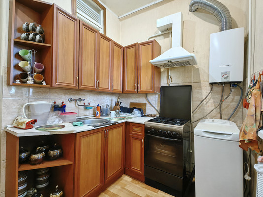 Продам трехкомнатную (3-комн.) квартиру, Серпуховская ул, 40б, Липицы с