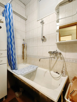 Продам трехкомнатную (3-комн.) квартиру, Серпуховская ул, 40б, Липицы с