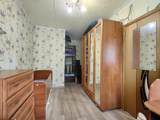 Продам двухкомнатную (2-комн.) квартиру, Чернышевского ул, 36, Большевик п